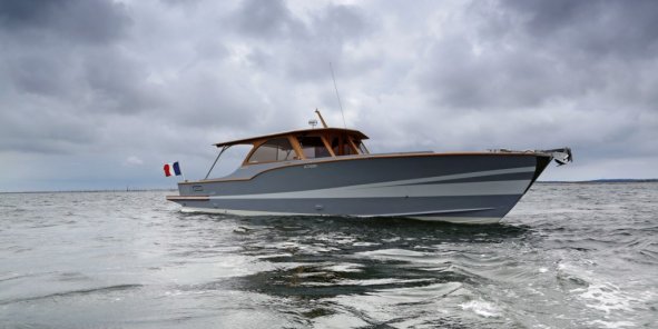 Le nouveau bateau de Dubourdieu designé par Courrèges